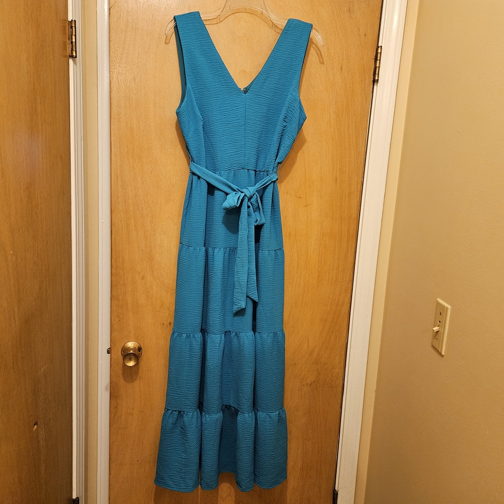 New-Dkny Green Sleeveless Tiered Maxi Dress